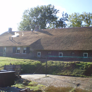 woonboerderij-met-riet-dak